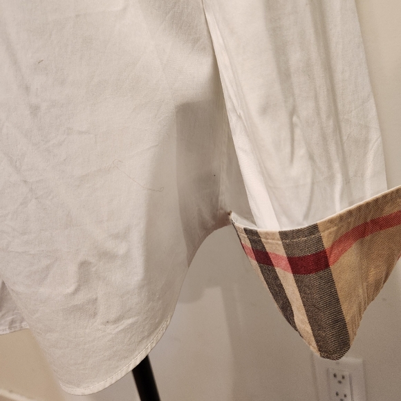 Burberry - Picture 3 of 9